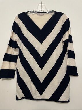 Striped V-Neck Knit Tunic - Black & Cream Chevron Size M Gap women’s wool blend